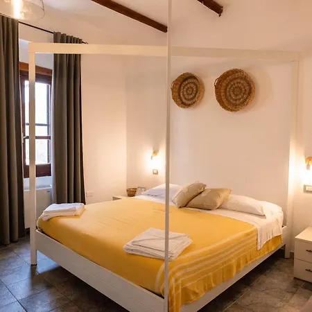 Guest house Domu Elvira 3*